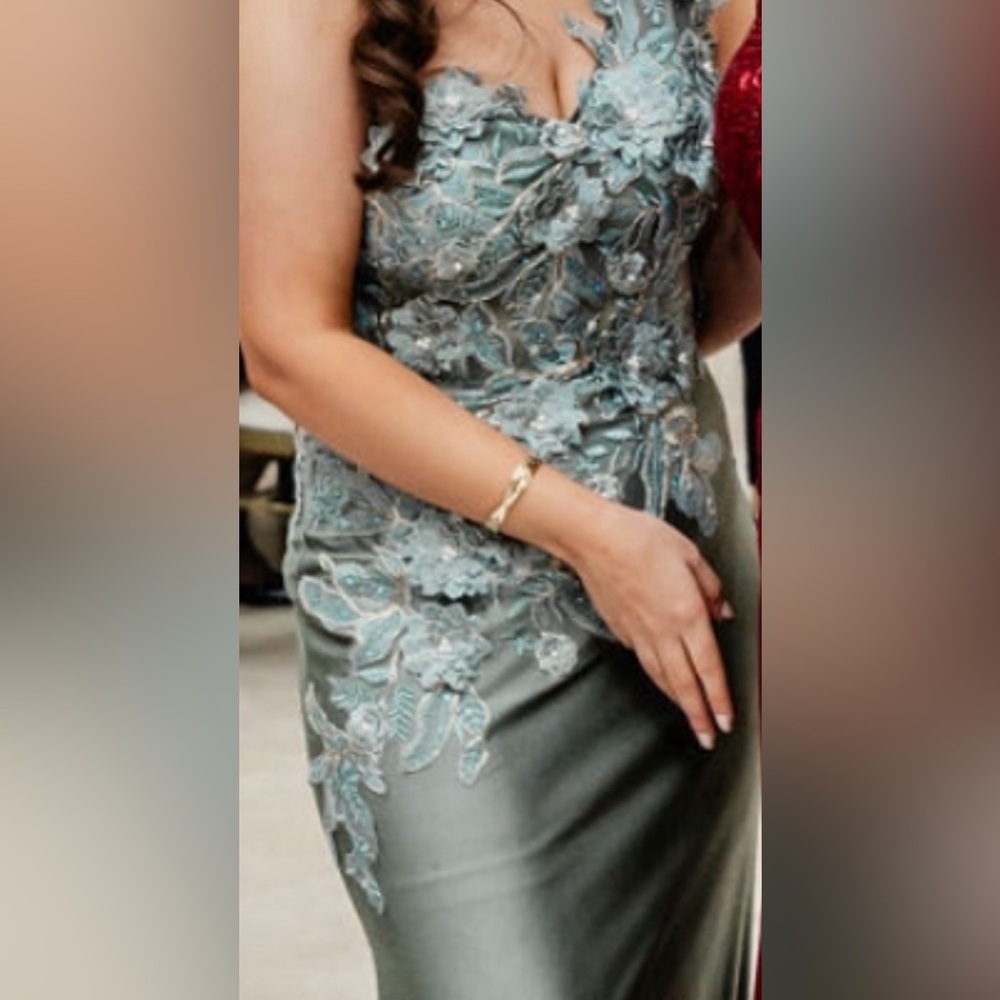 Royal Queen Collection Prom/ Party dress